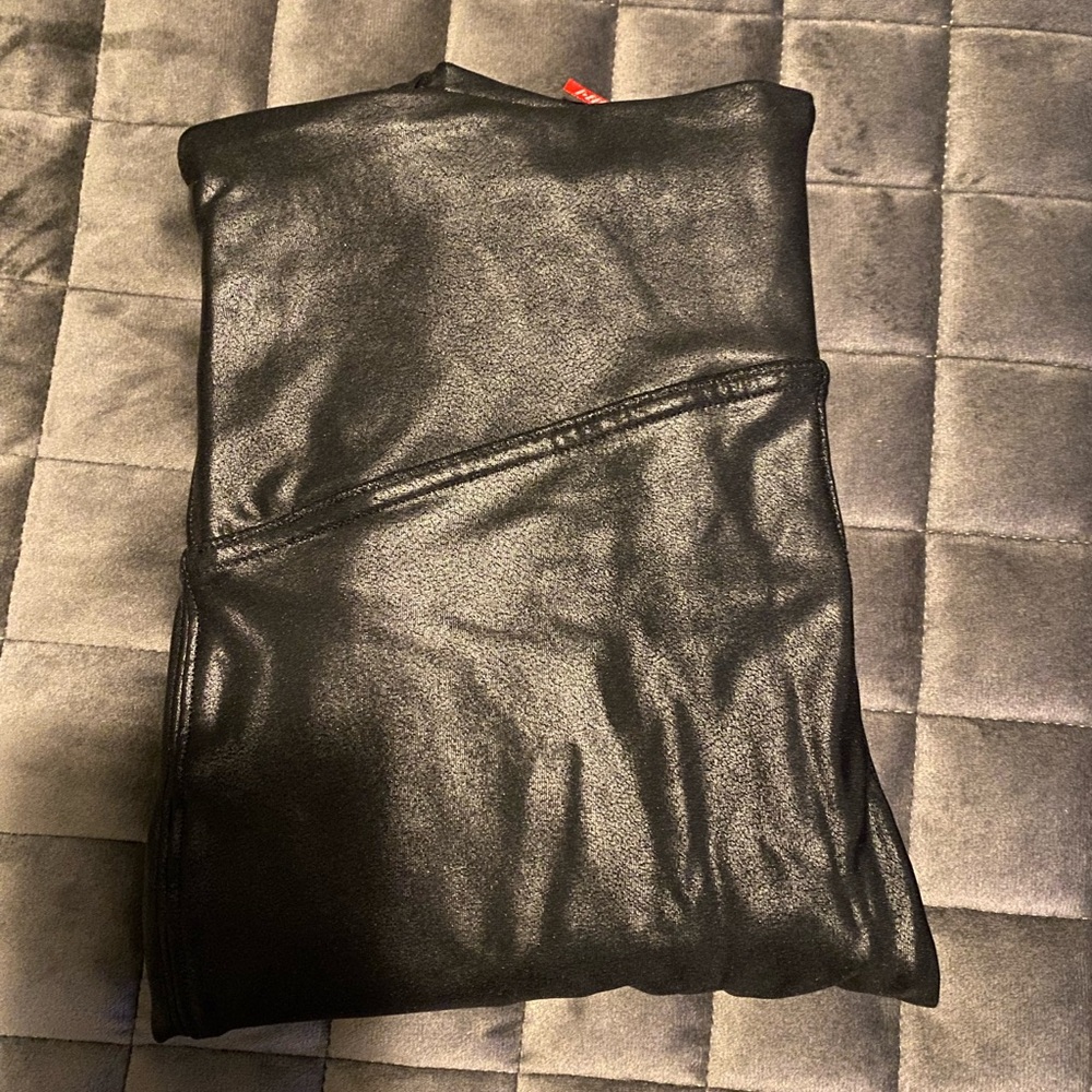 Spanx shinny leggings